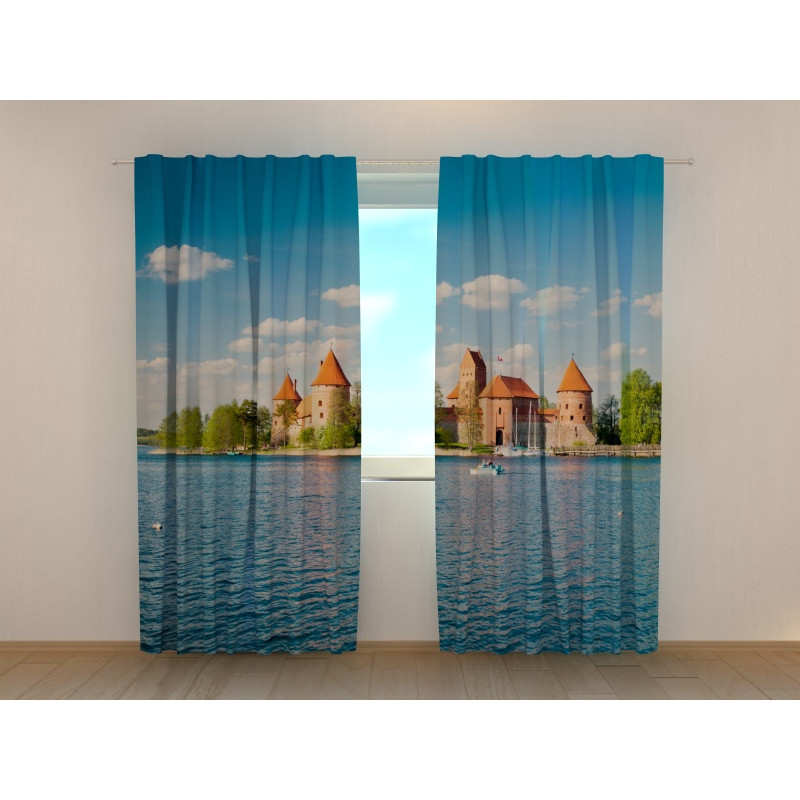 1,00 € Maßgeschneidertes Zelt – Blick auf die Burgen von Trakai. Litauen