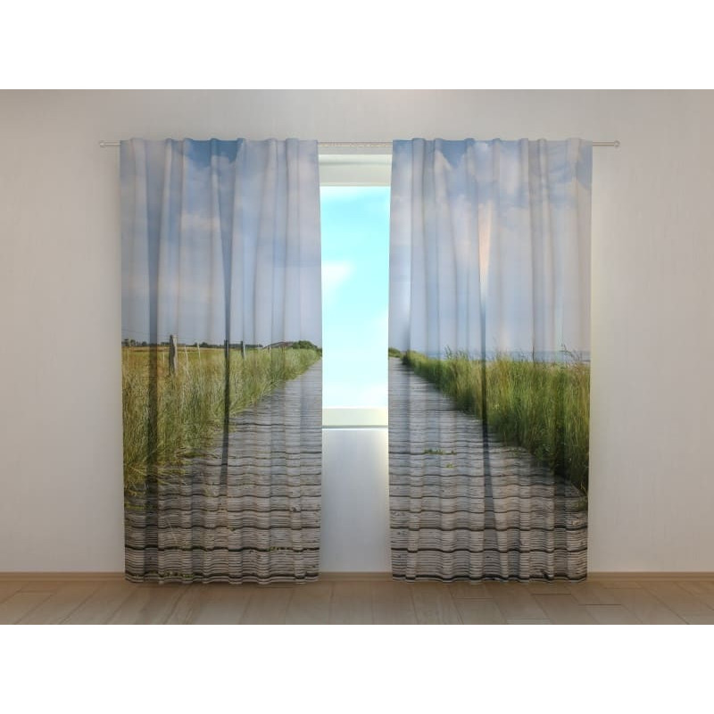 1,00 € Pasūtījuma telts - ar ceļu lauku vidū