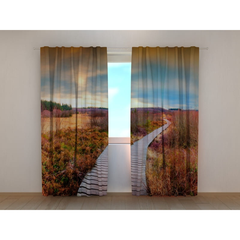 1,00 € Pielāgota telts - ar celiņu starp laukiem