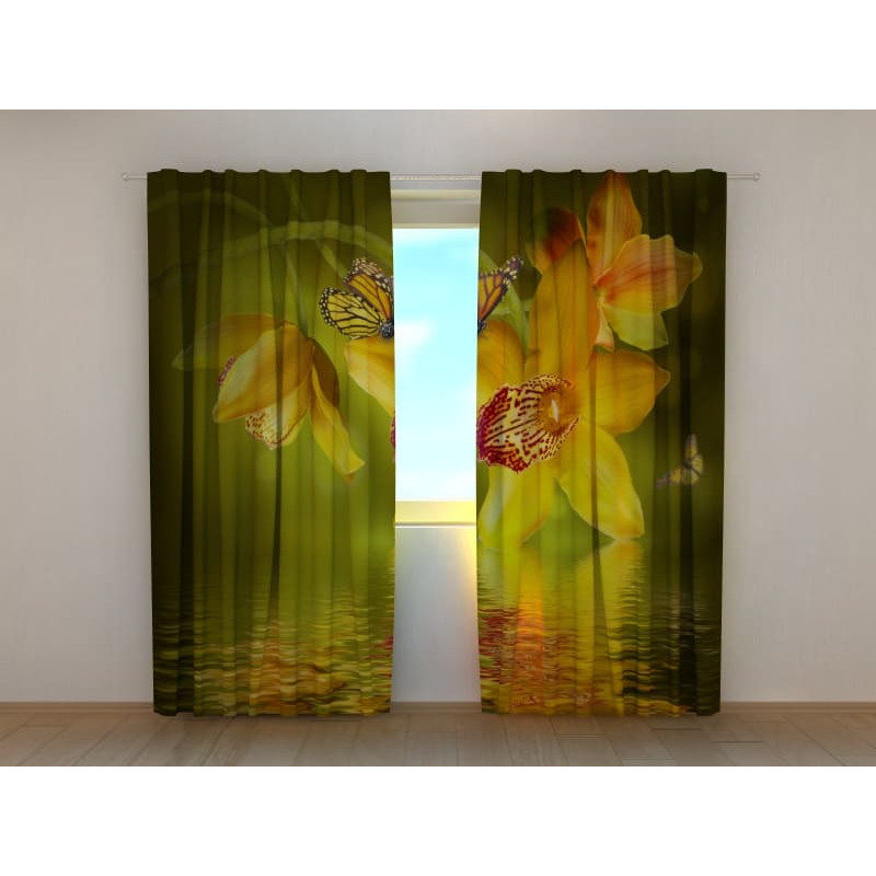 1,00 € Aangepaste tent - met orchideeën aan het Golden Lake