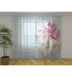 Cortina personalizada - Lirios sobre madera gris