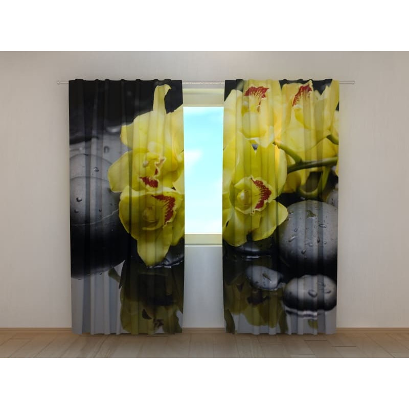 1,00 € Aangepaste tent - stenen en gele orchideeën