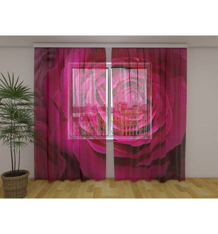 Maßgeschneiderter Vorhang – Die purpurrote Rose