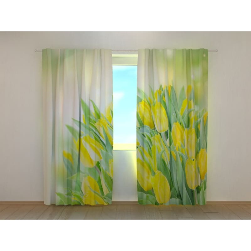 1,00 € Pielāgots aizkars - ar dzeltenām tulpēm un zaļām lapām