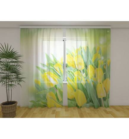 Gordijn op maat - Met gele tulpen en groene bladeren
