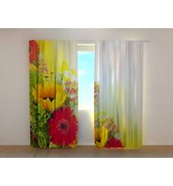 1,00 € Personalisierter Vorhang – mit gelben und roten Gerbera-Blüten