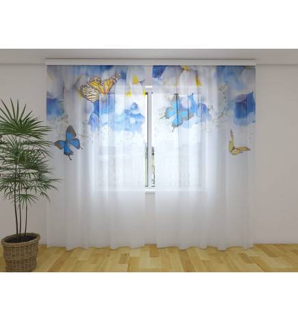 Maßgeschneiderter Vorhang – mit blauen Irisblüten und Schmetterlingen