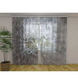 Tienda personalizada rodeada de flores silvestres