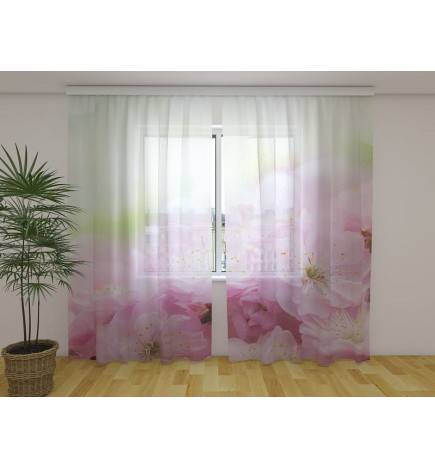 Maßgeschneiderter Vorhang – Mit rosa Kirschblüten