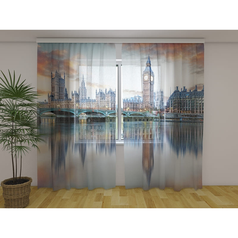 1,00 € Cort personalizat - Cu vedere la Londra