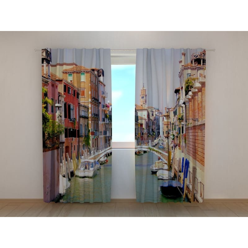 1,00 €Tenda personalizzata - Barche tra i canali di Venezia