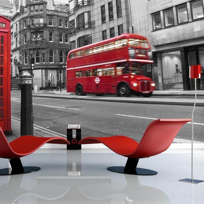 73,00 € Fotobehang - Red bus and phone box in London