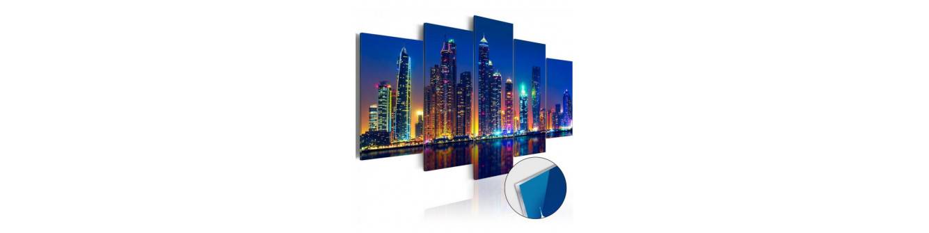 Akrilinio stiklo paveikslai su Dubaju. Nuotraukos su Niujorku.
