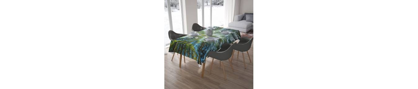 Personalisierte Tischdecken mit Blumen und Bäumen