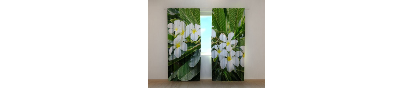 Kundenspezifische Vorhänge mit Blättern und Blumen. Dreidimensionale Vorhänge.
